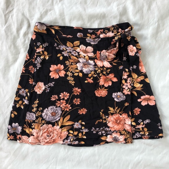 American Eagle Outfitters Dresses & Skirts - NWT American Eagle Wrap Skirt